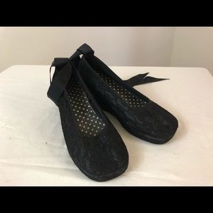 Lace Black Wedges with Ribbons Women’s 7